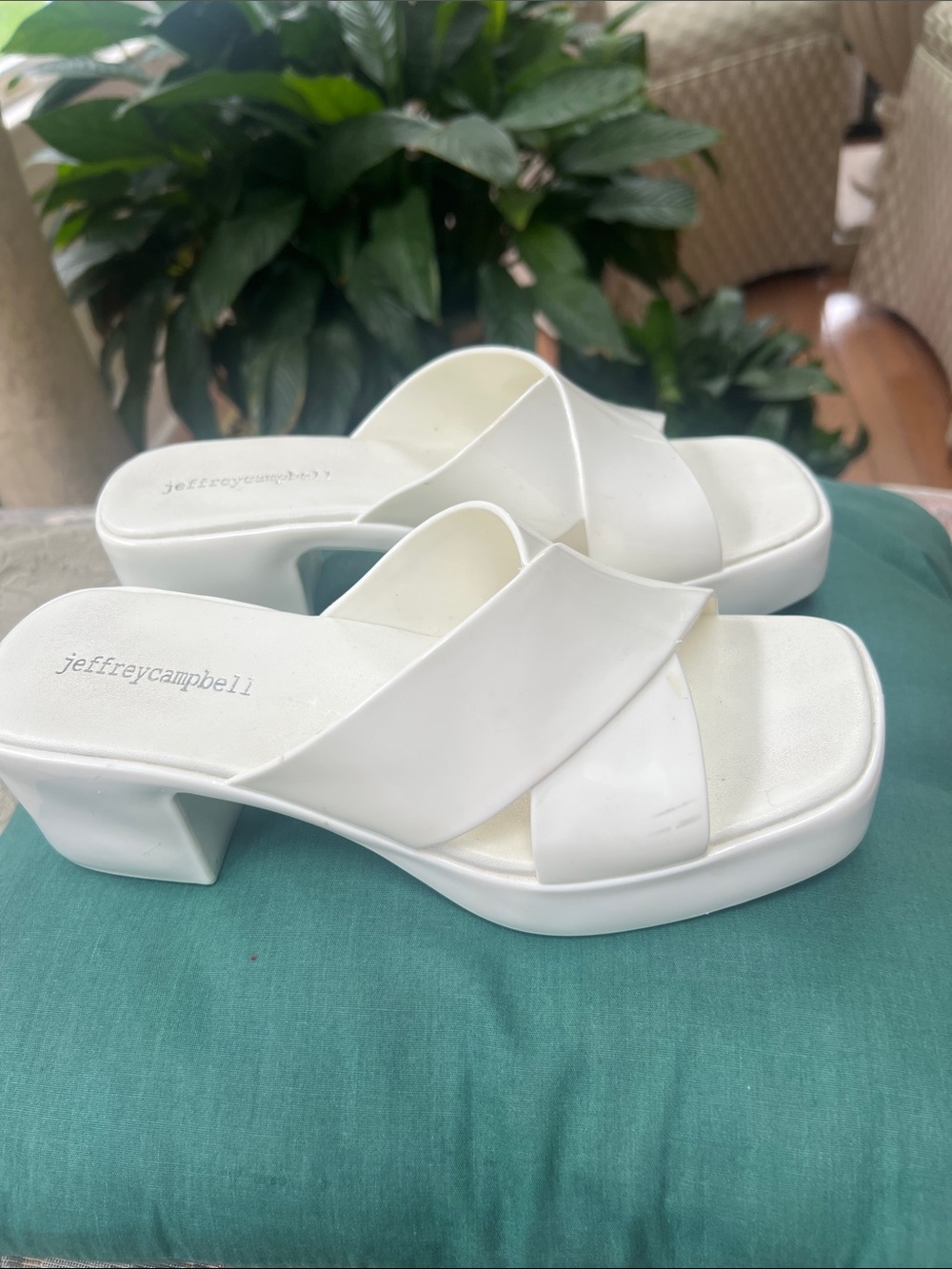 Jeffrey Campbell Bubblegum White Cross-Strap Platform Jelly Sandals - Size 6
